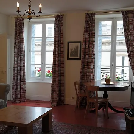 Penthouse Overlooking Place Carnot